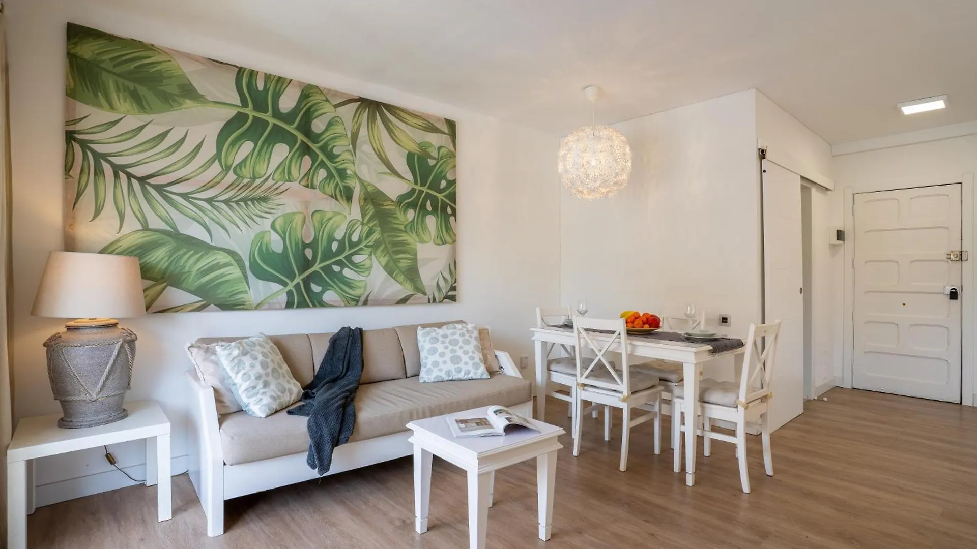 Apartment In Los Cristianos By The Beach  لوس كريستيانوس