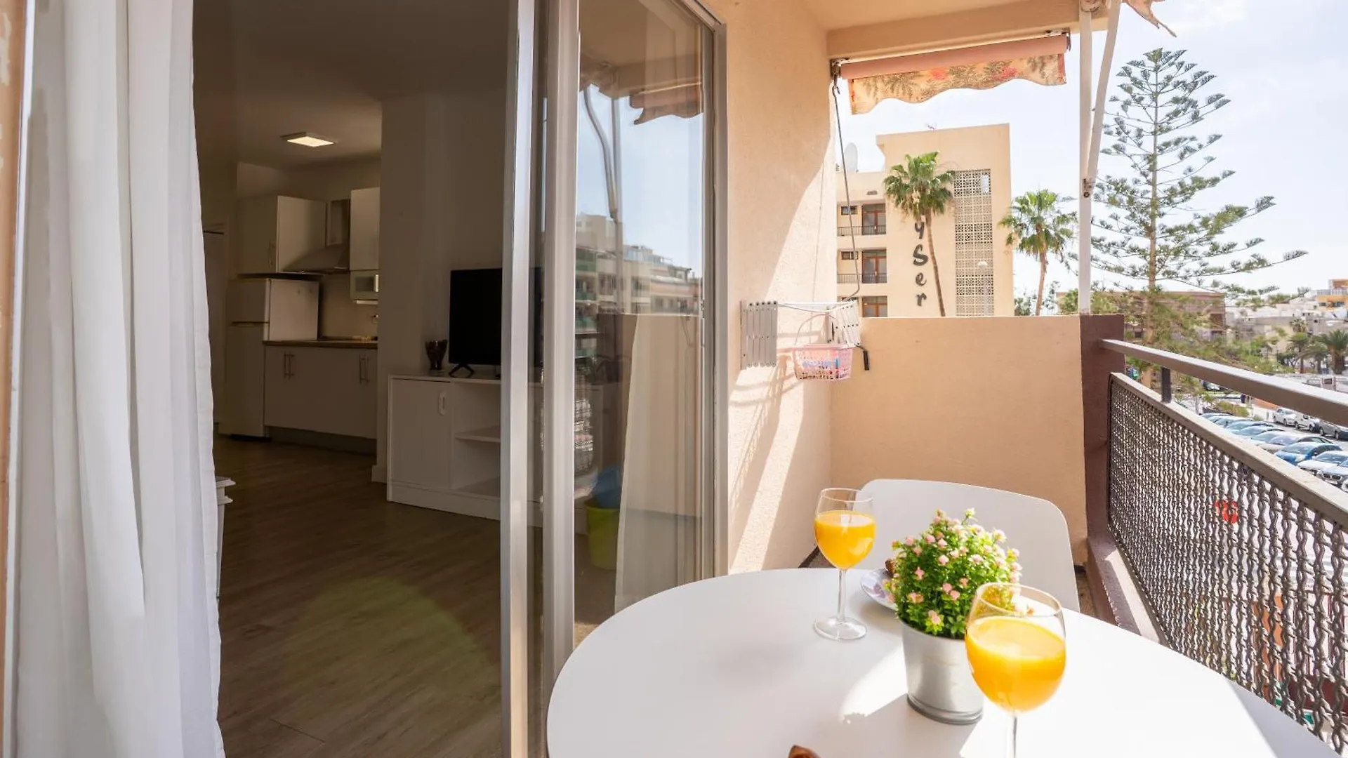 Apartment In Los Cristianos By The Beach إسبانيا